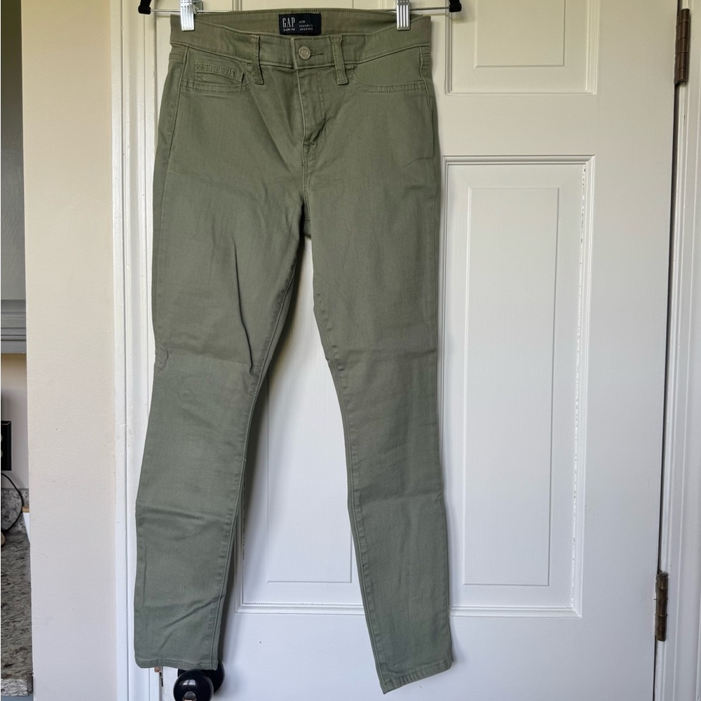 BRAND NEW GAP Olive skinny jeans